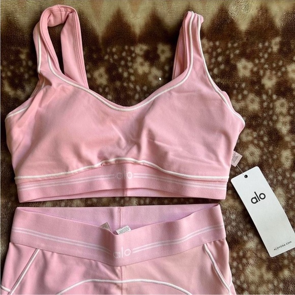 ALO Yoga Black and White Leggings - Picture 4 of 5